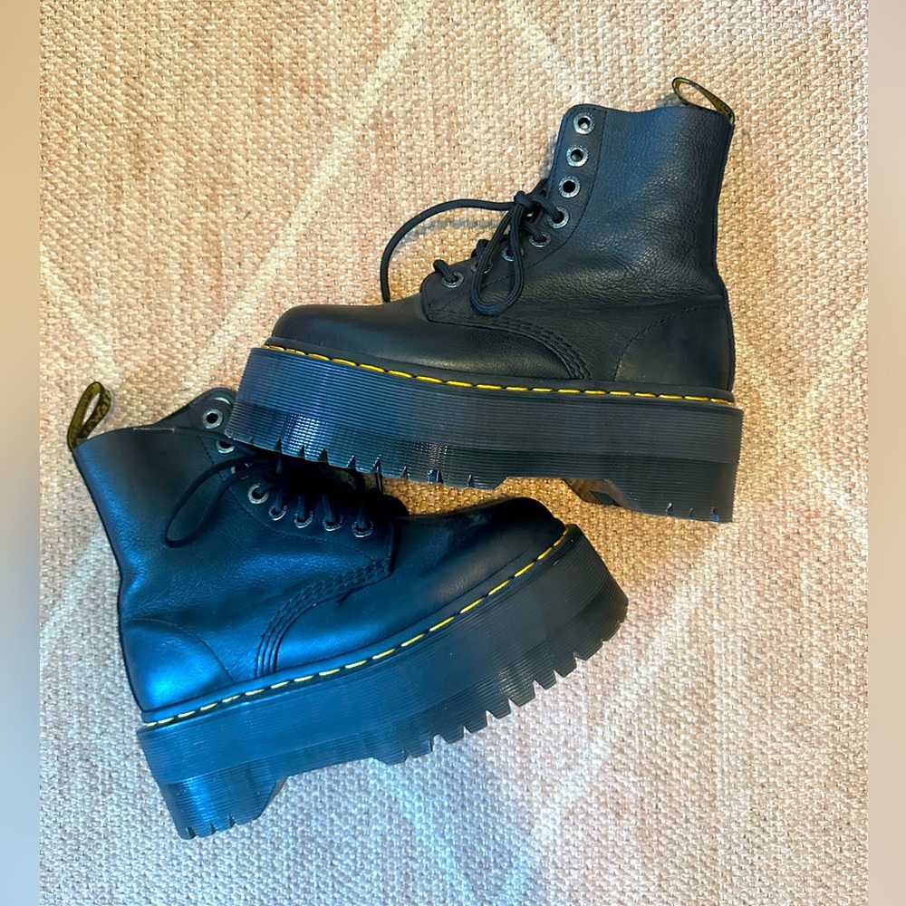 Like new 1460 Pascal Max Dr Martens